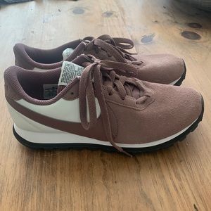 Nike Pre Love O.X. Running Shoe